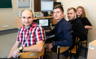 Studenci zaprojektowali inteligentne pudełko do tabletek
