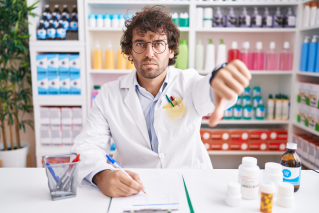 Farmaceuci ostrzegają przed katastrofalnymi skutkami odwrócenia aptecznych reform