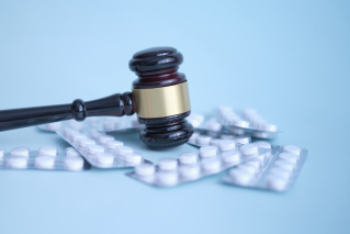 USA: farmaceuta zatrzymany za nielegalną dystrybucję leków