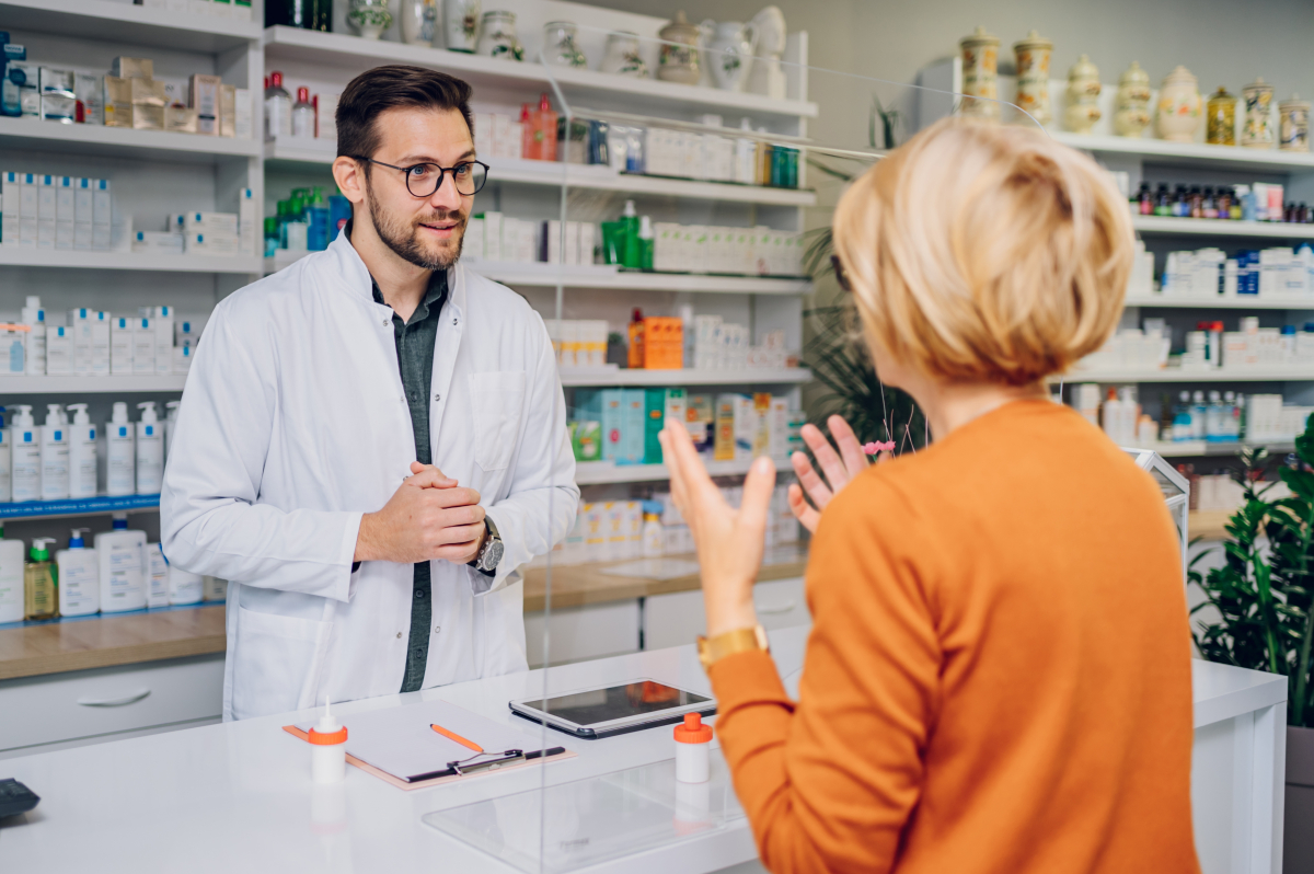 Farmaceutka apeluje do MZ ws. likwidacji odliczania 3/4 okresu (fot. shutterstock.com)
