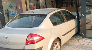 19-latka bez prawa jazdy wjechała autem do apteki