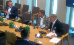 Powódź, „Apteka dla Aptekarza”, lobbyści w Sejmie i… poseł Cieszyński