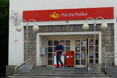 Poczta Polska testuje nowy asortyment. Są w nim leki…