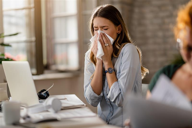 JAK WALCZYĆ Z KATAREM? [fot. Shutterstock]