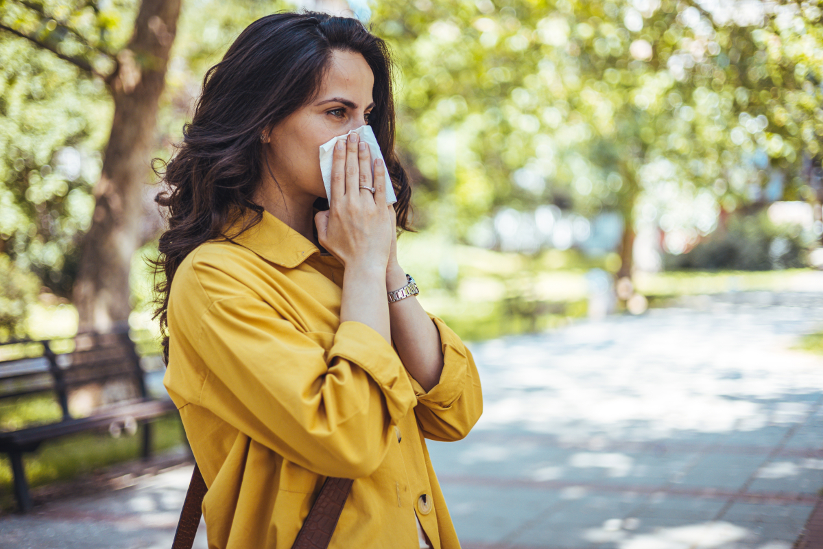 Przygotuj się i swoich pacjentów na sezon pylenia. Poznaj 3 różne przypadki pacjentów alergicznych i dobierz dla nich najlepsze wsparcie! (fot. shutterstock.com)