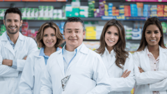 Leczenie nie ma wakacji. Apel farmaceutów…