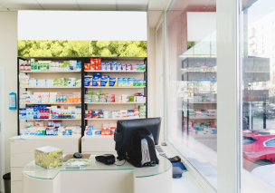 Farmaceuta „ubezwłasnowolniony przez własnego syna”, a w aptece kontrola…