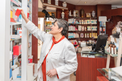 Farmaceutka na papierosie, pomoc apteczna z pacjentami…
