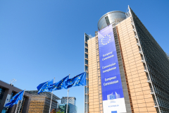 Komisja Europejska wzywa Polskę do przyspieszenia zmian w sprawie reklamy aptek