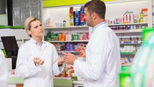 „Farmaceuta” po 2,5 roku nauki? Kontrowersyjne ogłoszenie pokazuje szerszy problem