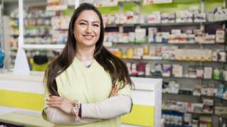Asystent farmaceutyczny – czyli kto? Prawo nie zna takiego zawodu, ale szkoły na niego uczą