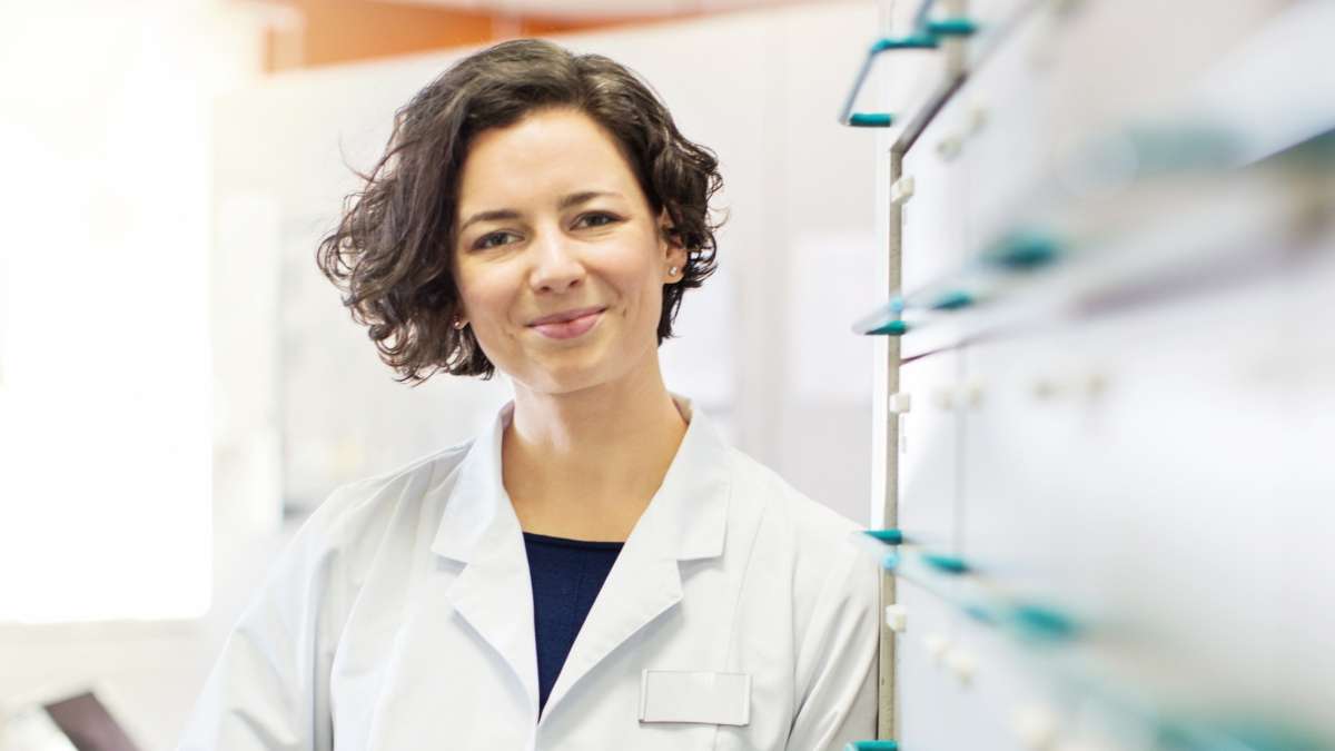 Farmaceuci z działów farmacji szpitalnej nie mogą ubiegać się o stypendium NIA. Izba rozważa zmiany (fot. istockphoto.com)