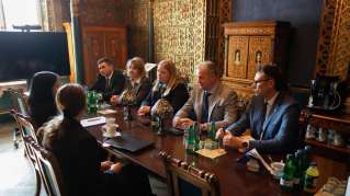 Spotkanie zamiast pikiety pod Sejmem. Farmaceuci w Ministerstwie Zdrowia…